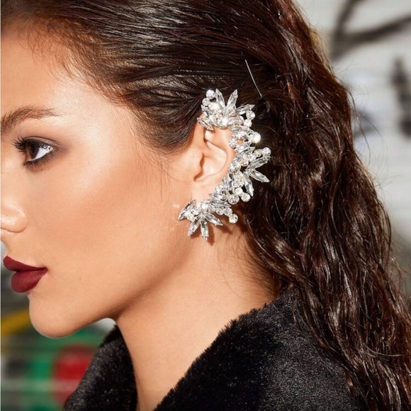 Quiet Luxury Boutique Accessories - ✨Elegant Crystal Ear Cuff